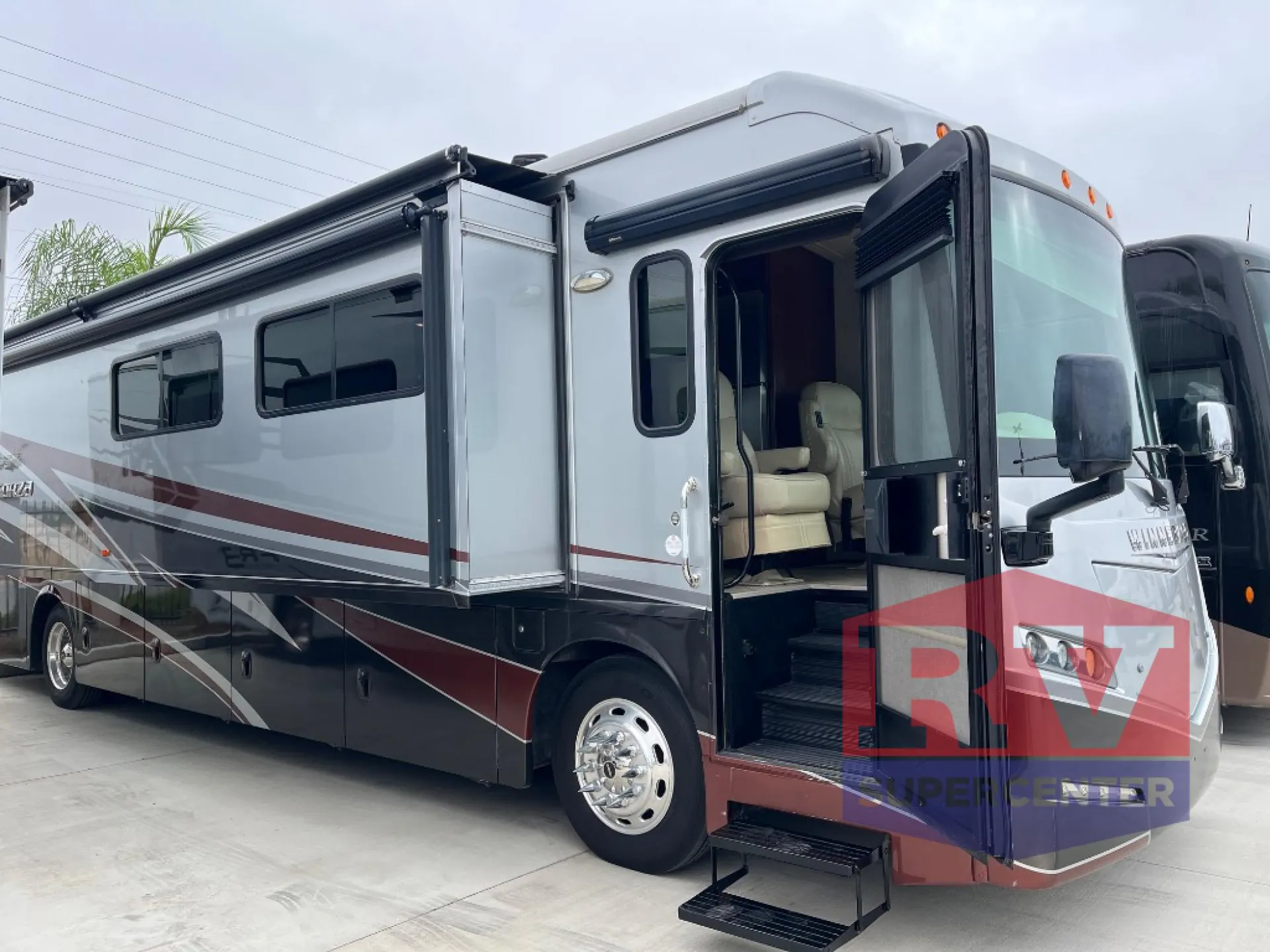 2014 Winnebago Forza 38R - Photo 2