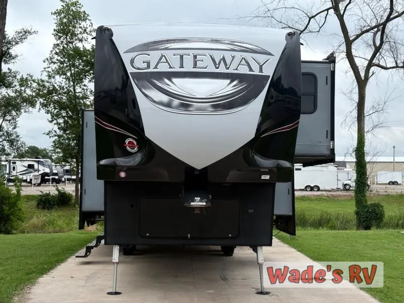 2018 Heartland Gateway Used    3712 RDMB - Photo 2