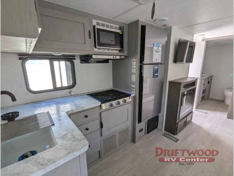 2026 Coachmen Clipper 6K Series 25RB - Photo 4