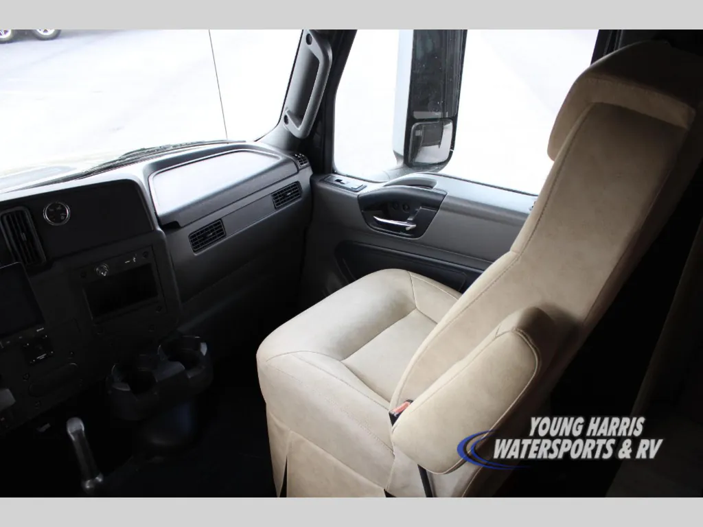 2023 Nexus Wraith 33W, Photos photo 9