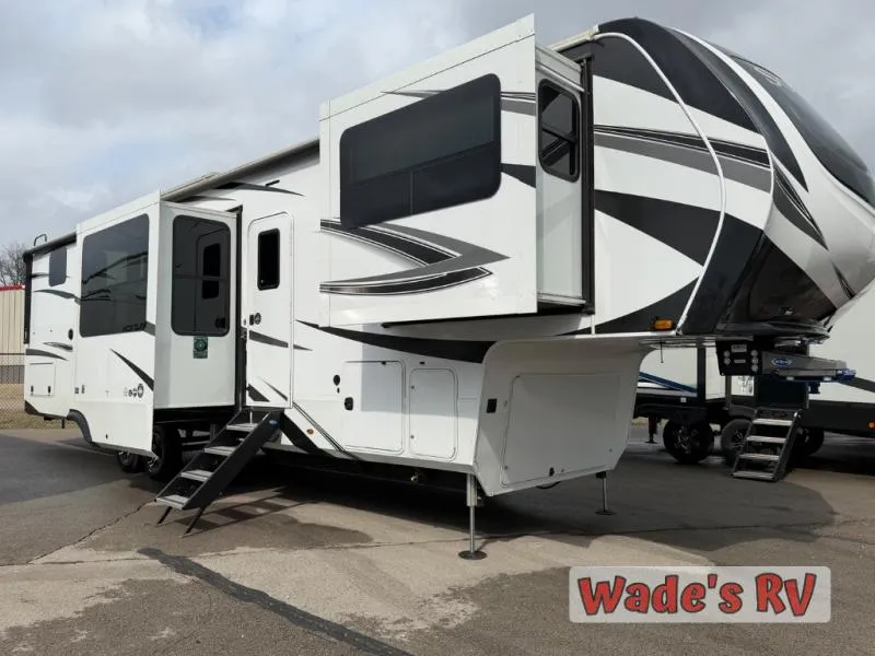 2025 Grand Design Solitude 380FL - Photo 2