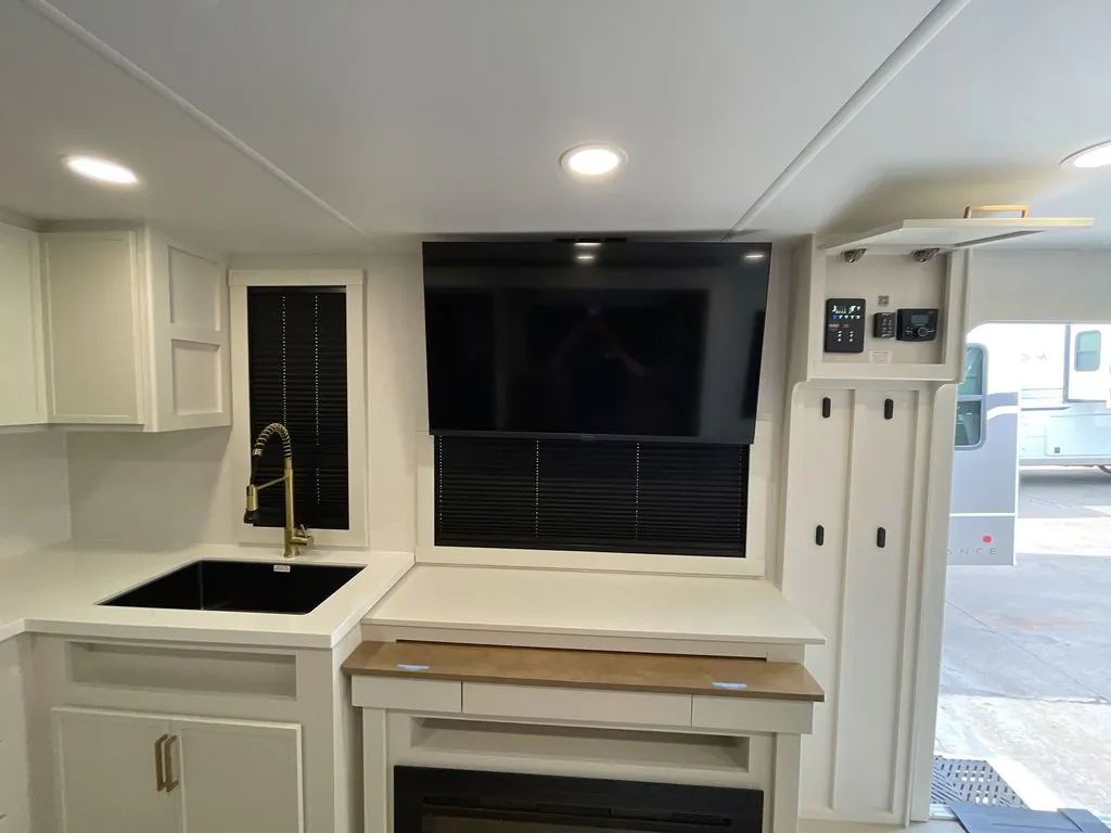 2027 Brinkley Model I 294, Photos photo 6