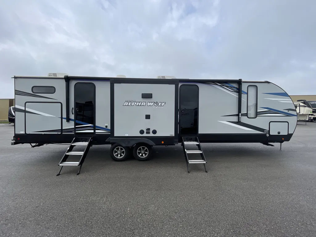 2021 Forest River Cherokee Alpha Wolf 33BH-L, Photos photo 5
