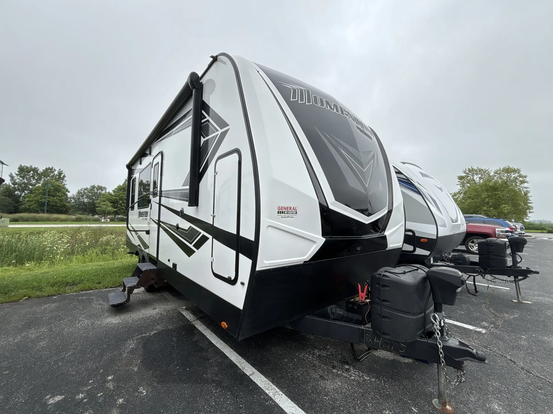 2021 Grand Design Momentum G-Class 21G - Photo 2