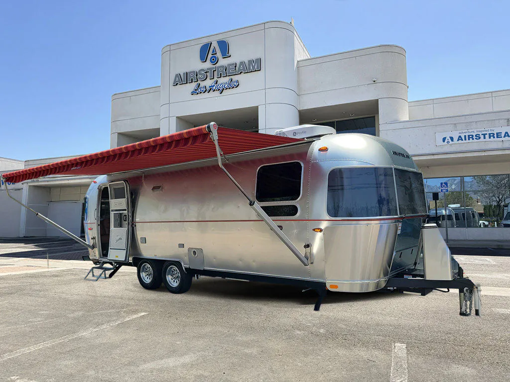 2026 Airstream Stetson+6666 27FB Queen - Photo 2