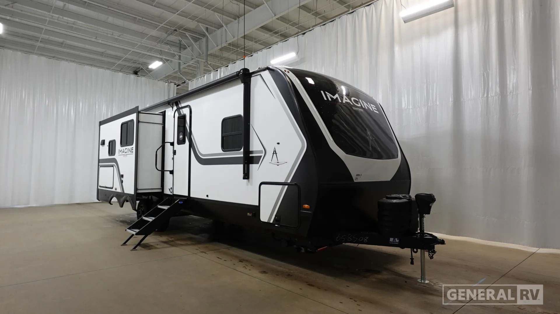 2027 Grand Design Imagine 2670MK - Photo 2