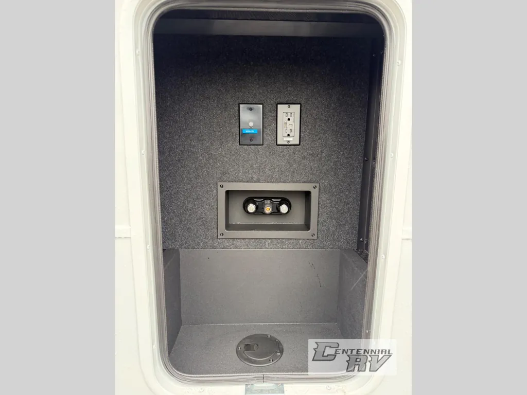 2026 Brinkley Model Z 3600, Photos photo 13