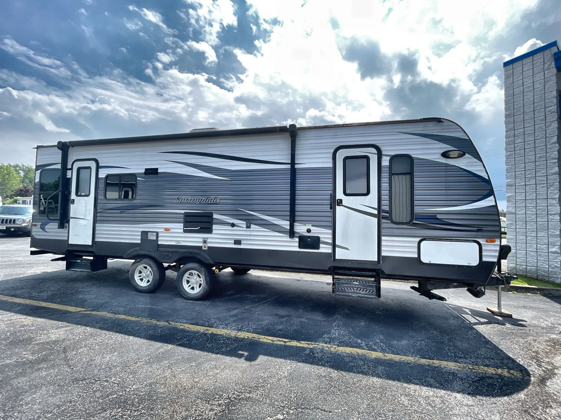 2015 Keystone Springdale 271RL — campside