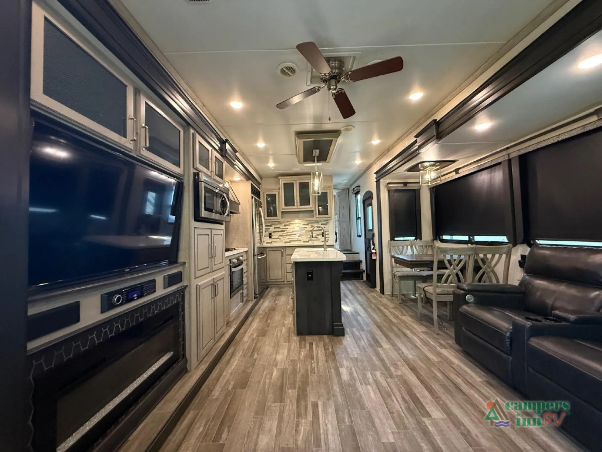 2021 Keystone Alpine 3220RL - Photo 4