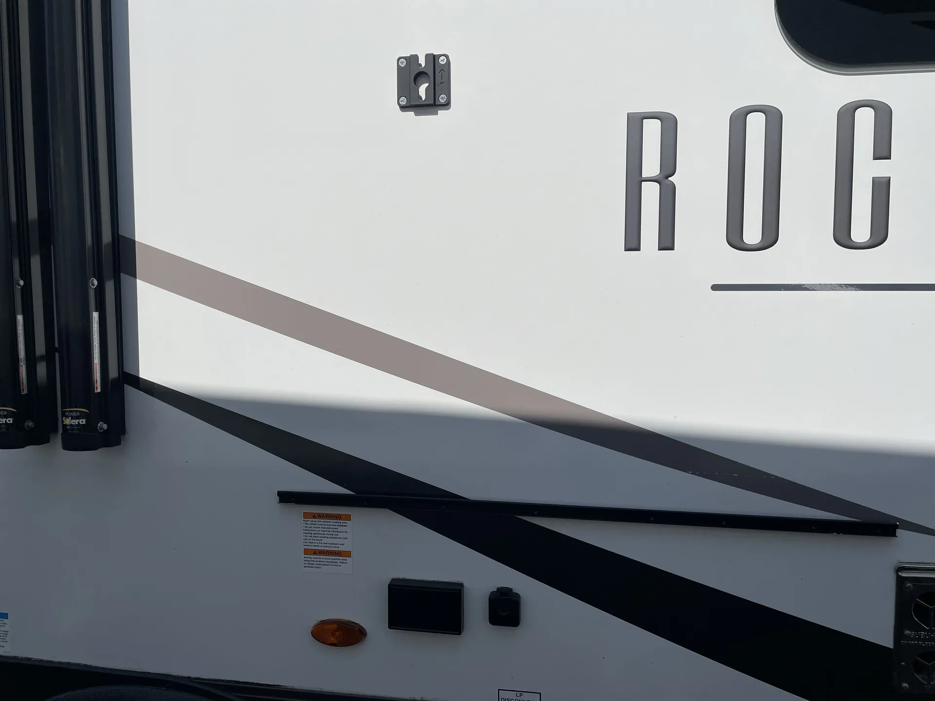 2023 Forest River Rockwood Ultra Lite 2706WS — outside tv