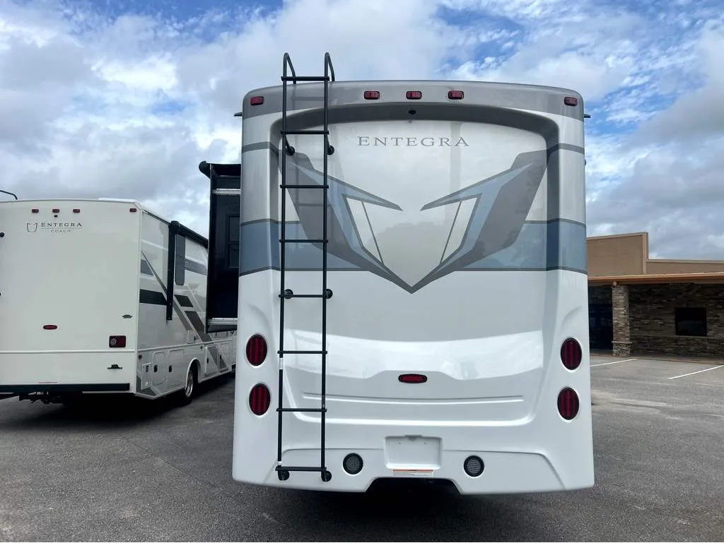 2027 Entegra Coach Vision XL 36C, Photos photo 5