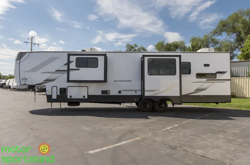 2026 Forest River Sandpiper 3800RK — Photo 6