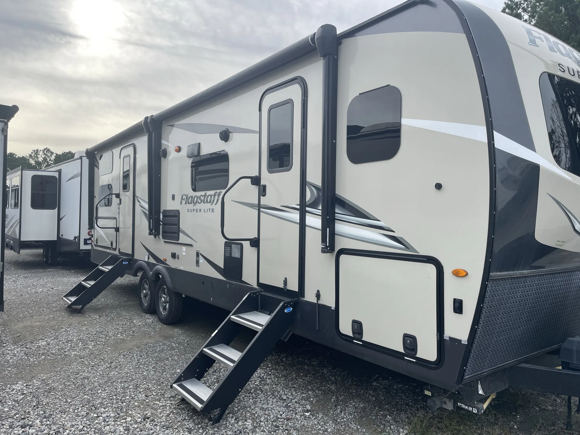 2021 Forest River Flagstaff Super Lite 27BHWS — campside