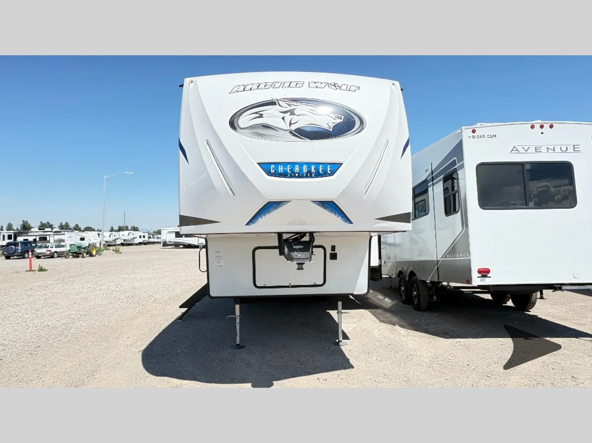 2024 Forest River Cherokee Arctic Wolf 321BH - Photo 3