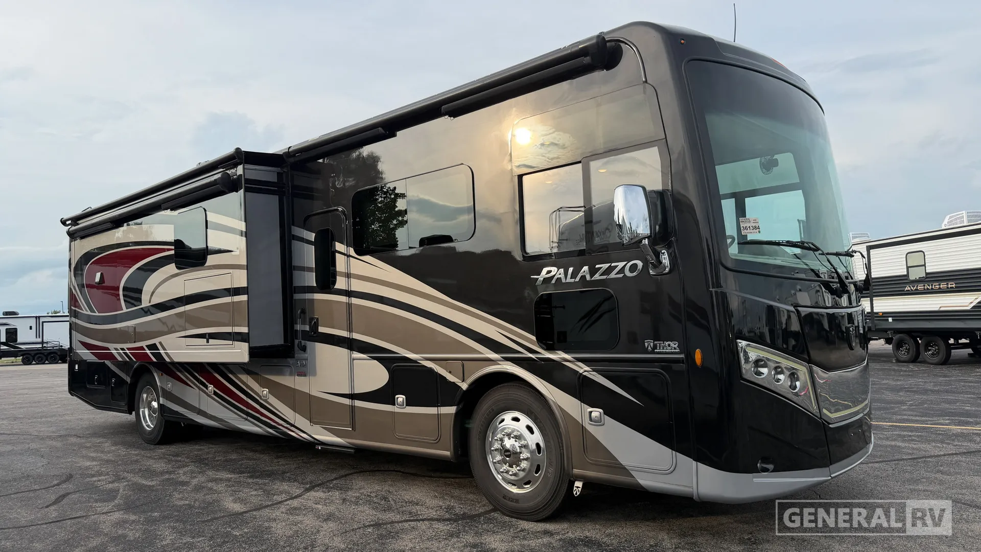 2022 Thor Motor Coach Palazzo 37.4 - Photo 2