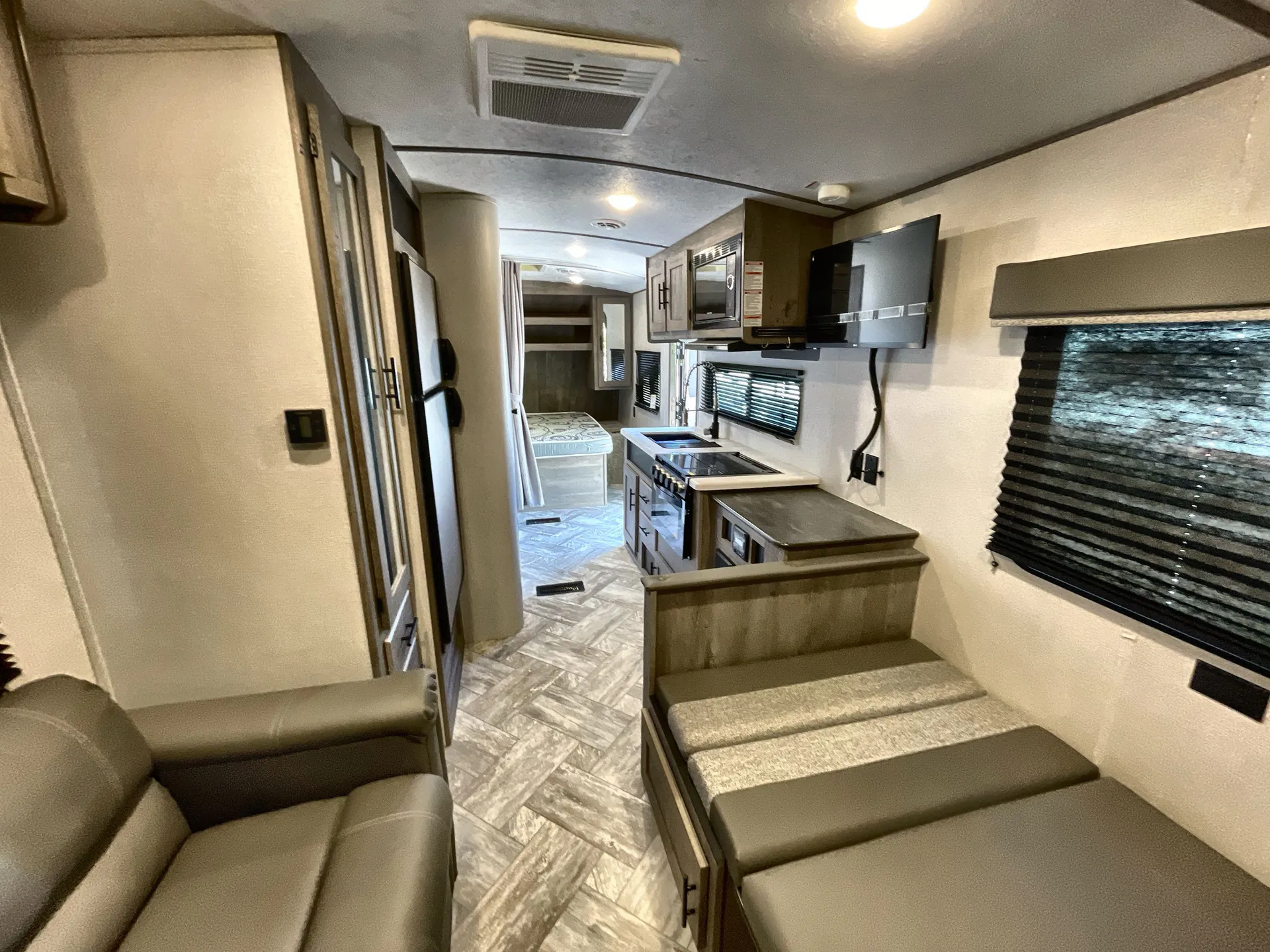 2021 Keystone Springdale 222RDWE — living area main