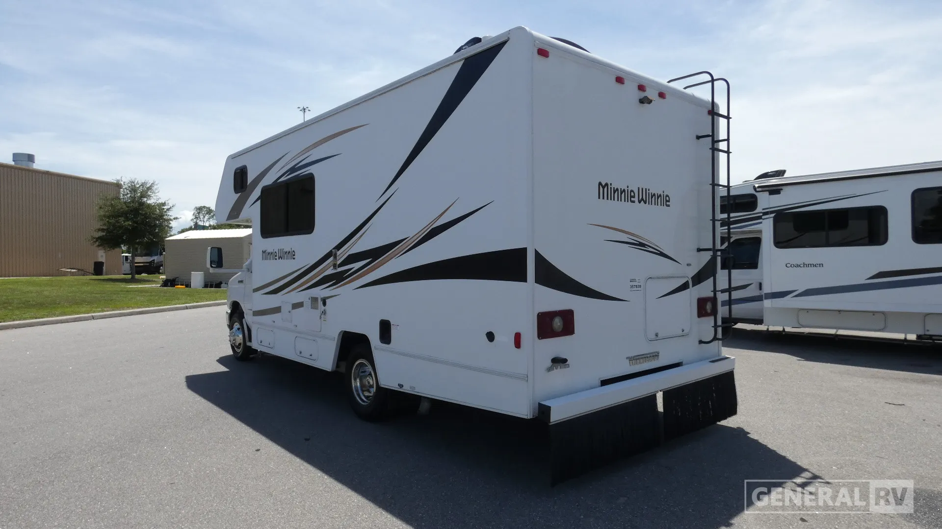 2016 Winnebago Minnie Winnie 22R - Photo 4