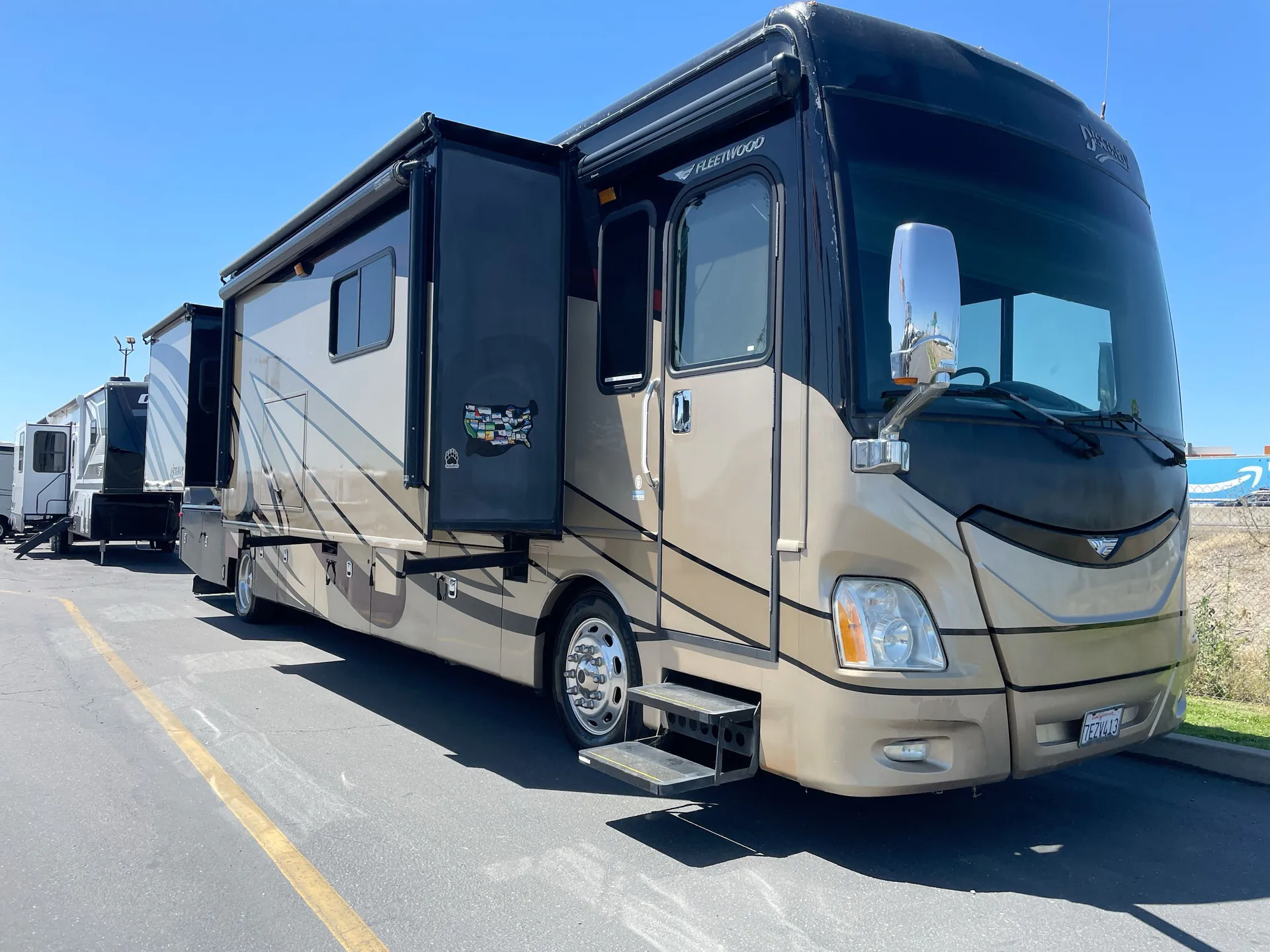 2014 Fleetwood Discovery 40E - Photo 2