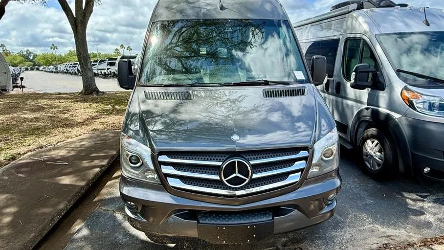 2015 Roadtrek Roadtrek Adventurous XL - Photo 2