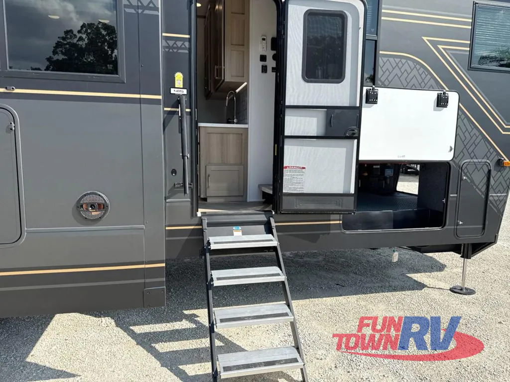 2026 Keystone Raptor 415, Photos photo 13