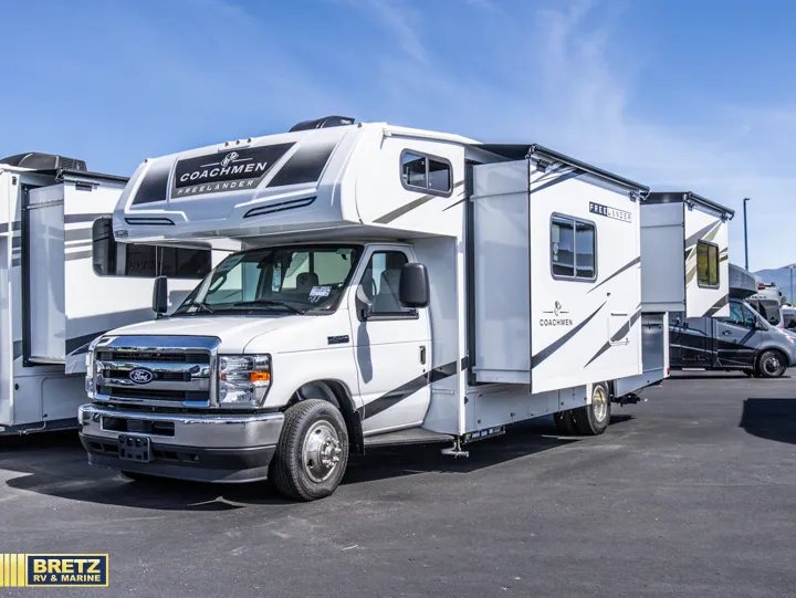 2026 Coachmen Freelander 26DS - Photo 4