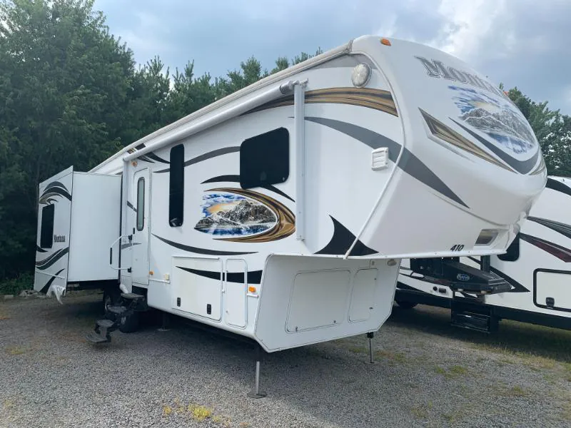 2014 Keystone Montana 3100RL - Photo 2