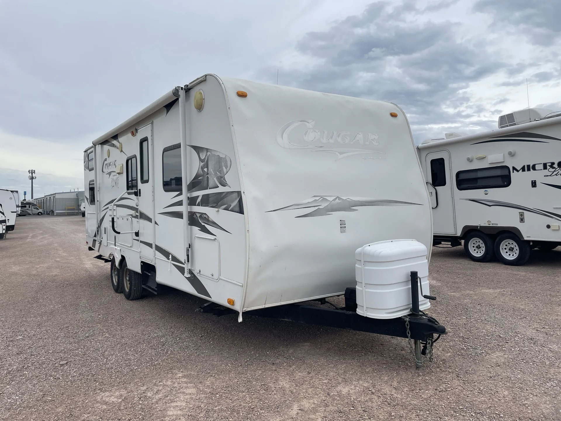 2009 Keystone Cougar XLite 26BHS - Photo 2