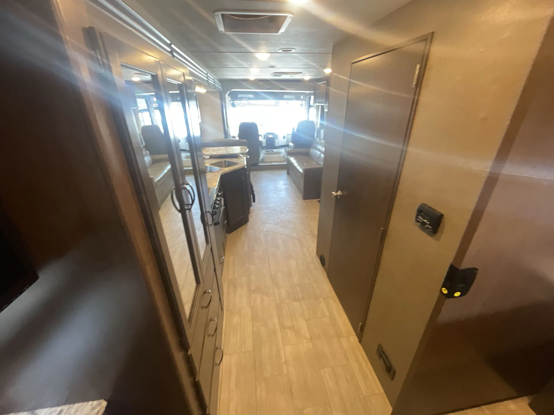 2019 Thor Motor Coach Freedom Traveler A30 - Photo 4