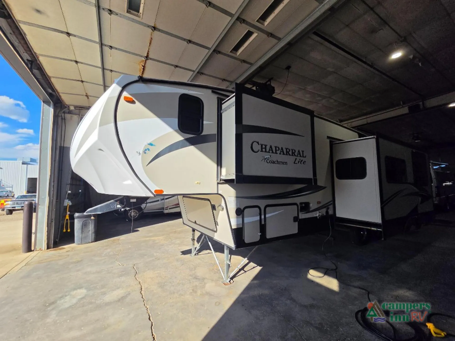 2016 Coachmen Chaparral Lite 30BHS - Photo 3