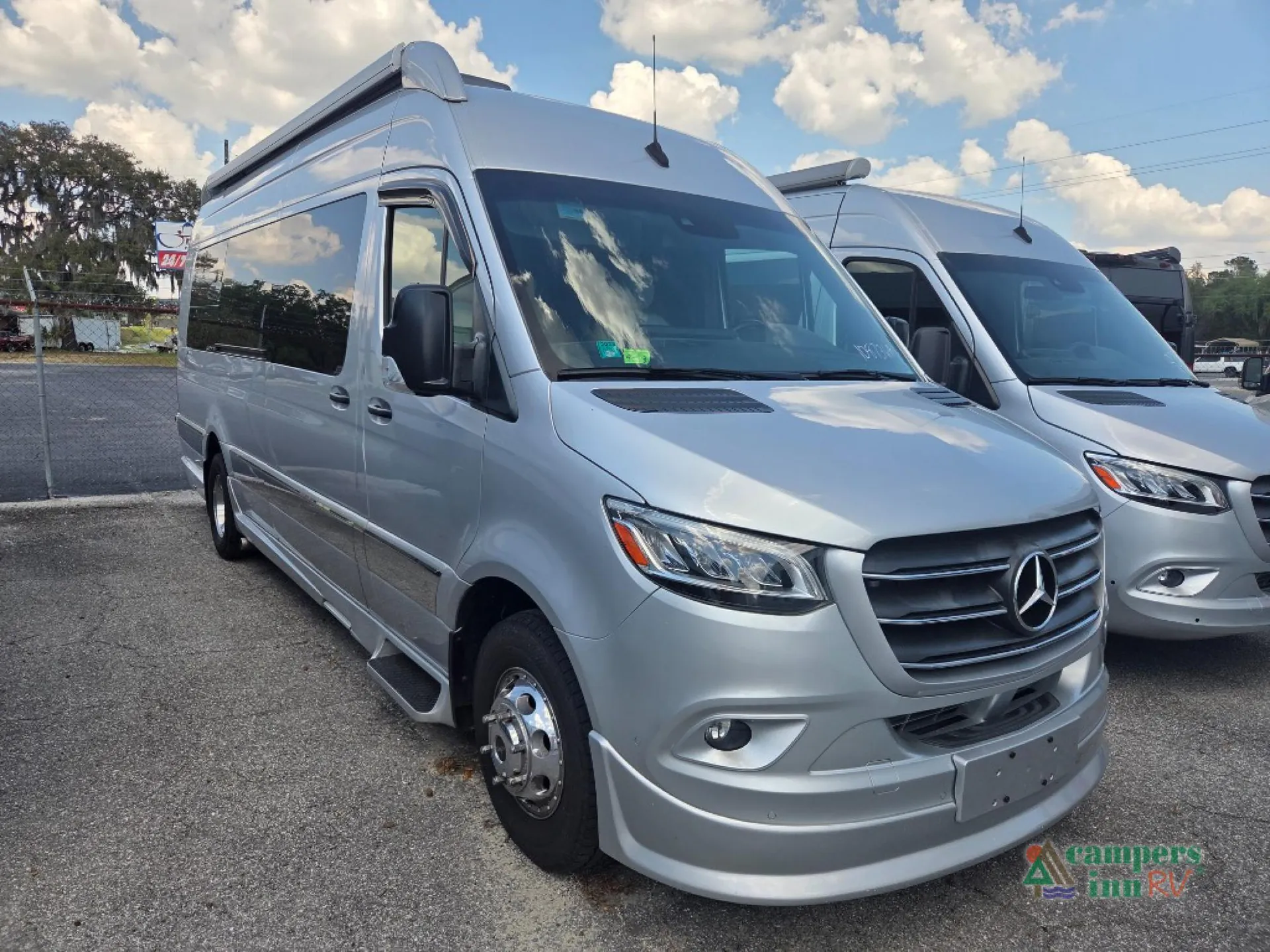 2022 Grech RV Strada-ion AWD TOUR - Photo 2