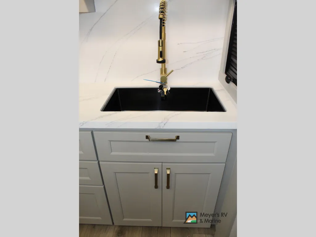 2026 Brinkley Model G 3970, Photos photo 13