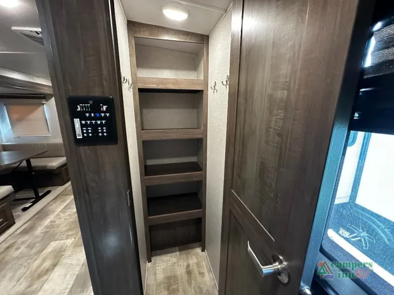 2023 Forest River Rockwood Ultra Lite 2706WS - Photo 3