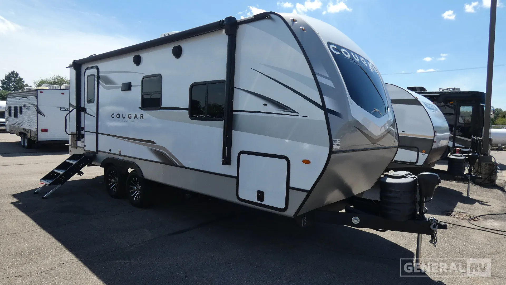2025 Keystone Cougar Half-Ton 22RBS - Photo 2