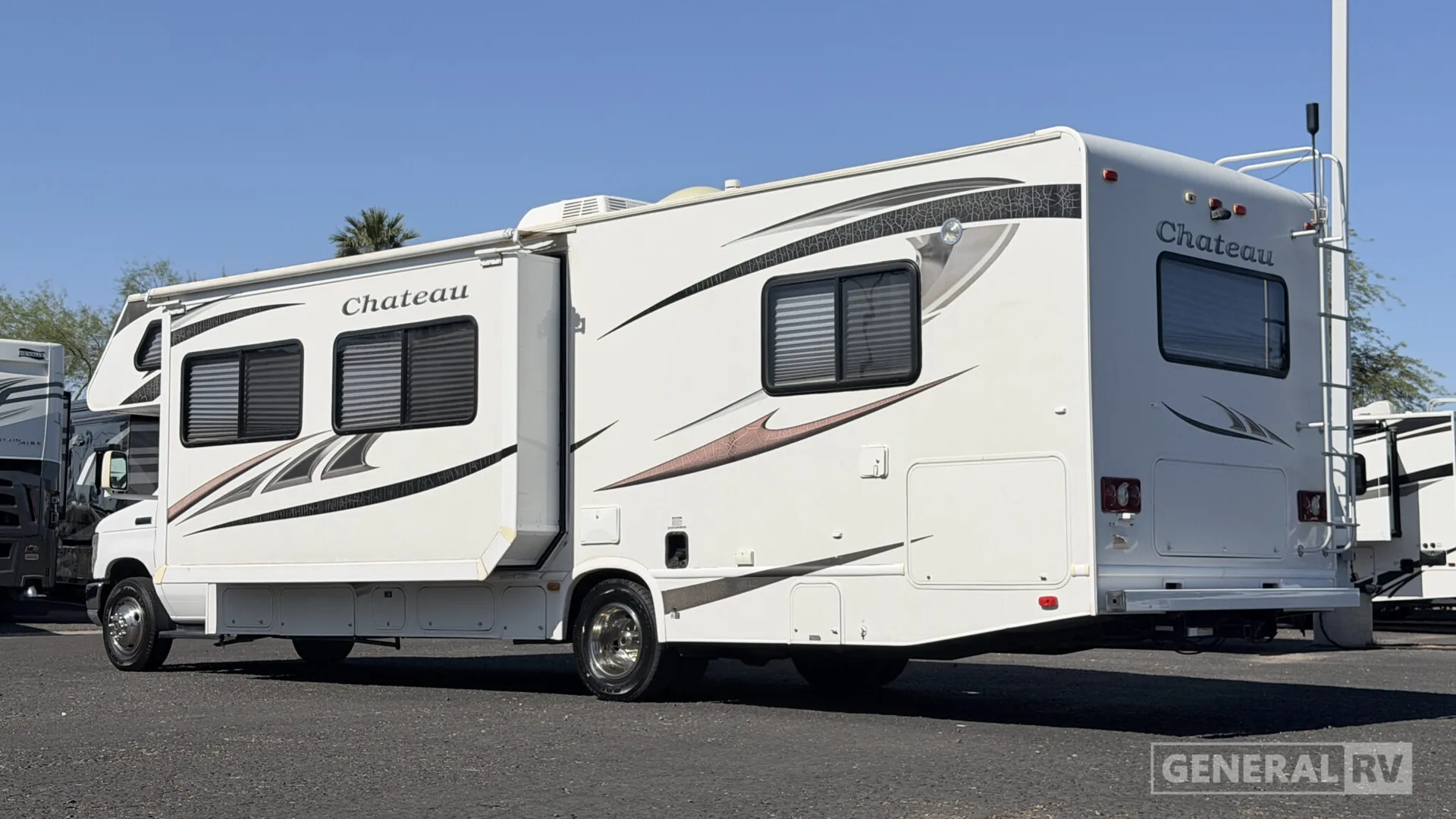 2011 Thor Motor Coach Chateau 31R - Photo 4
