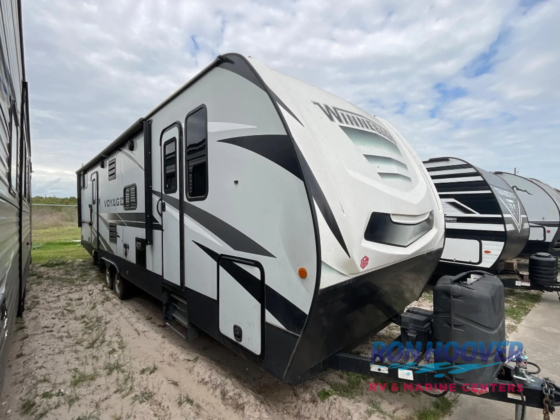 2021 Winnebago Voyage 3033BH - Photo 2