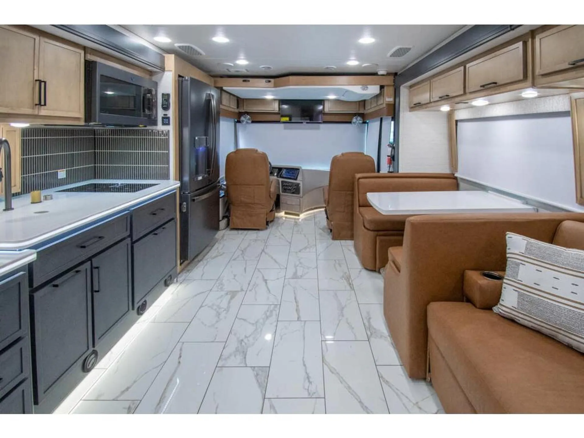 2026 Forest River Berkshire XL 40E - Photo 2