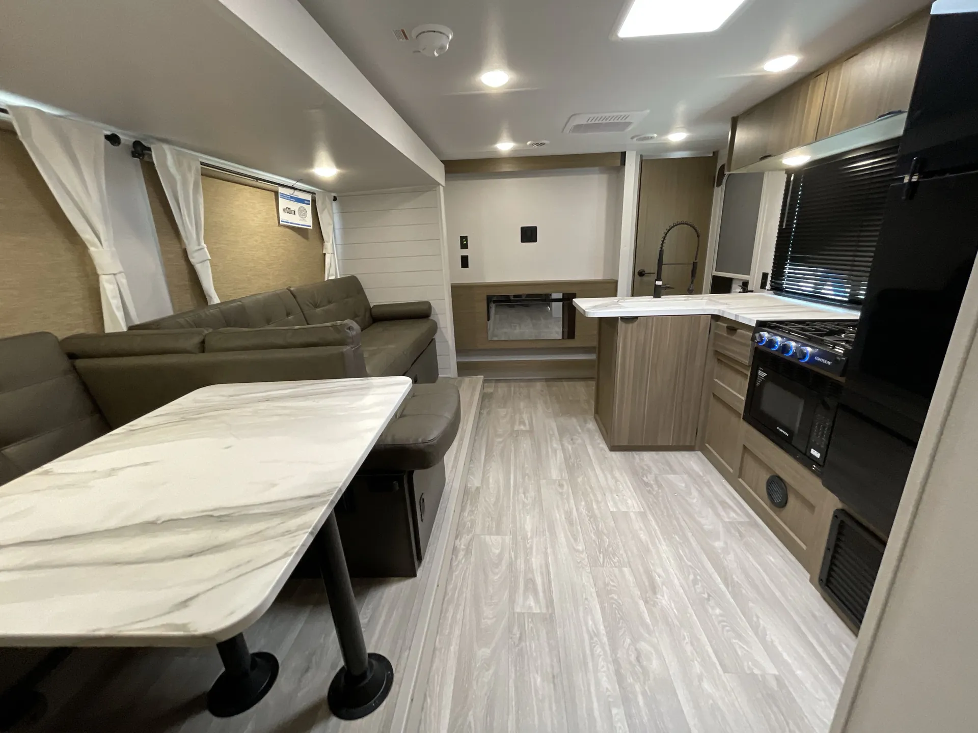 2027 Forest River Salem Cruise Lite 28VBXL — living area main