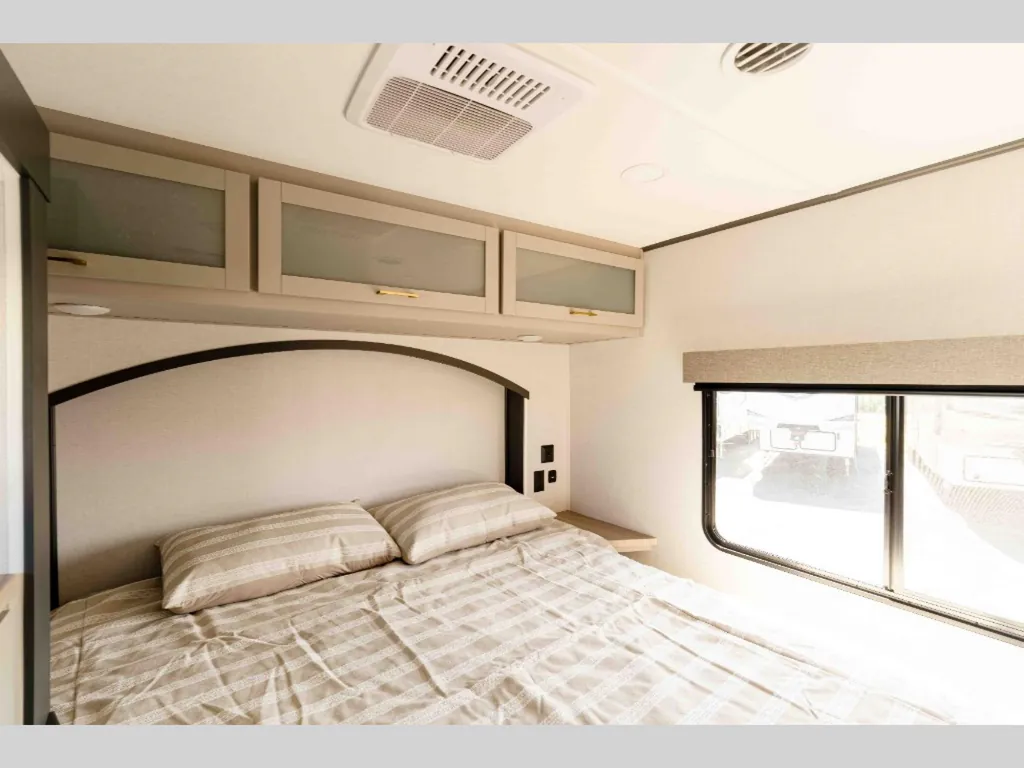 2027 Forest River Stealth 2800, Photos photo 4