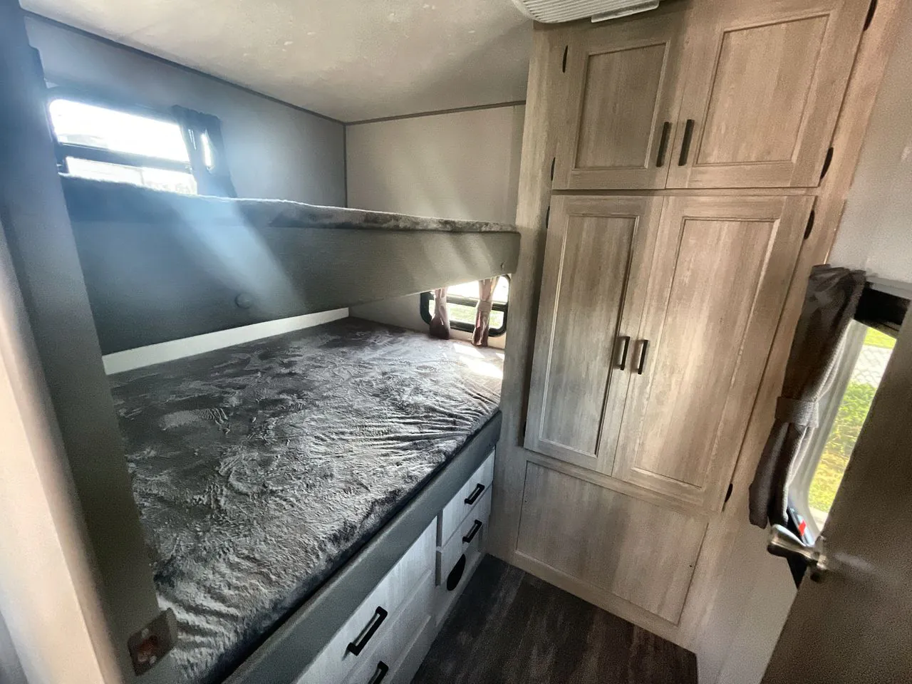2026 Forest River Aurora 29TQS — Photo 7