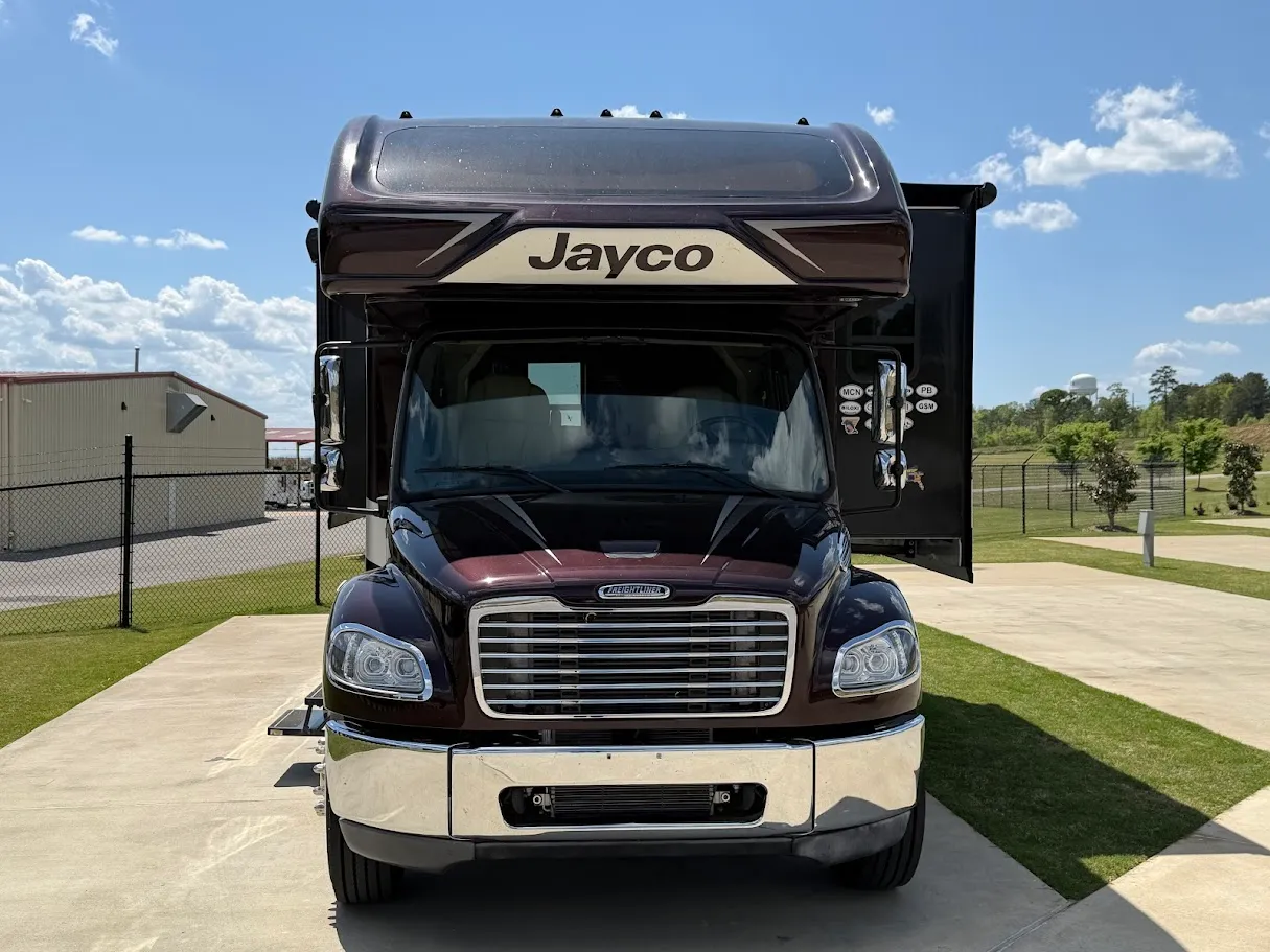 2022 Jayco Seneca 37M - Photo 3