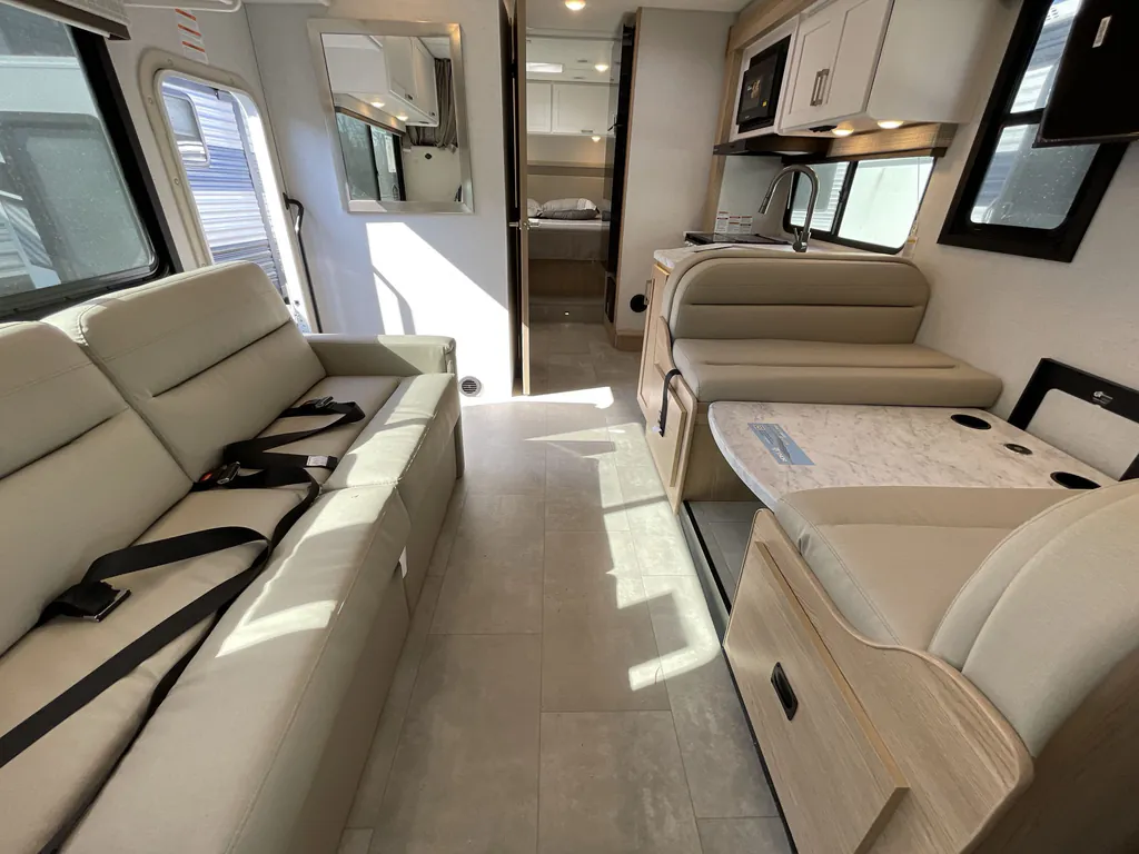 2026 Thor Motor Coach Freedom Elite 28HE, Photos photo 6