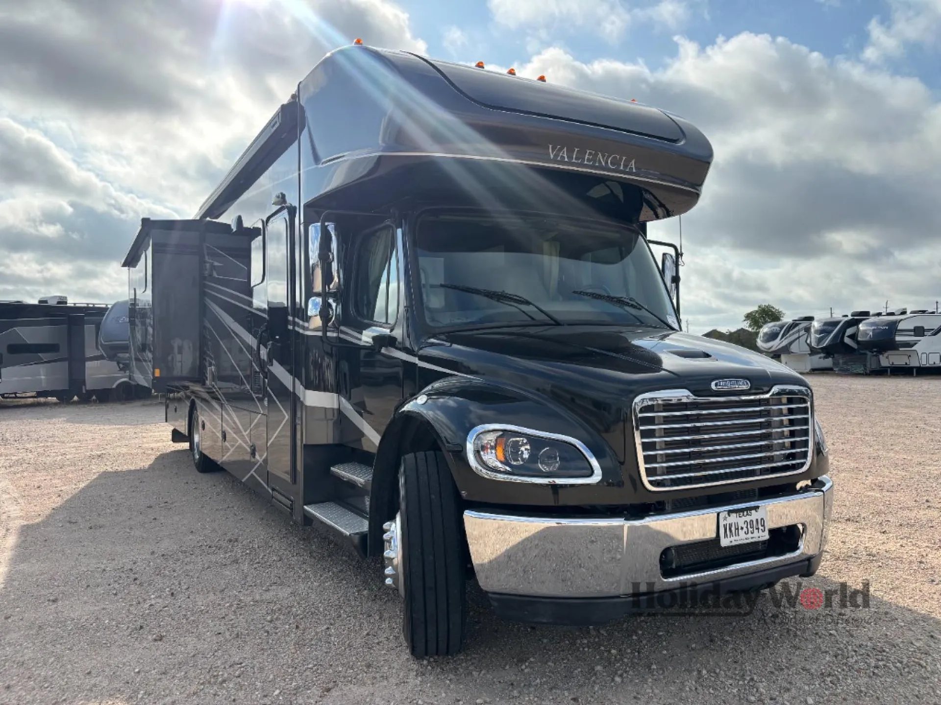 2024 Renegade RV Valencia 38BB - Photo 2