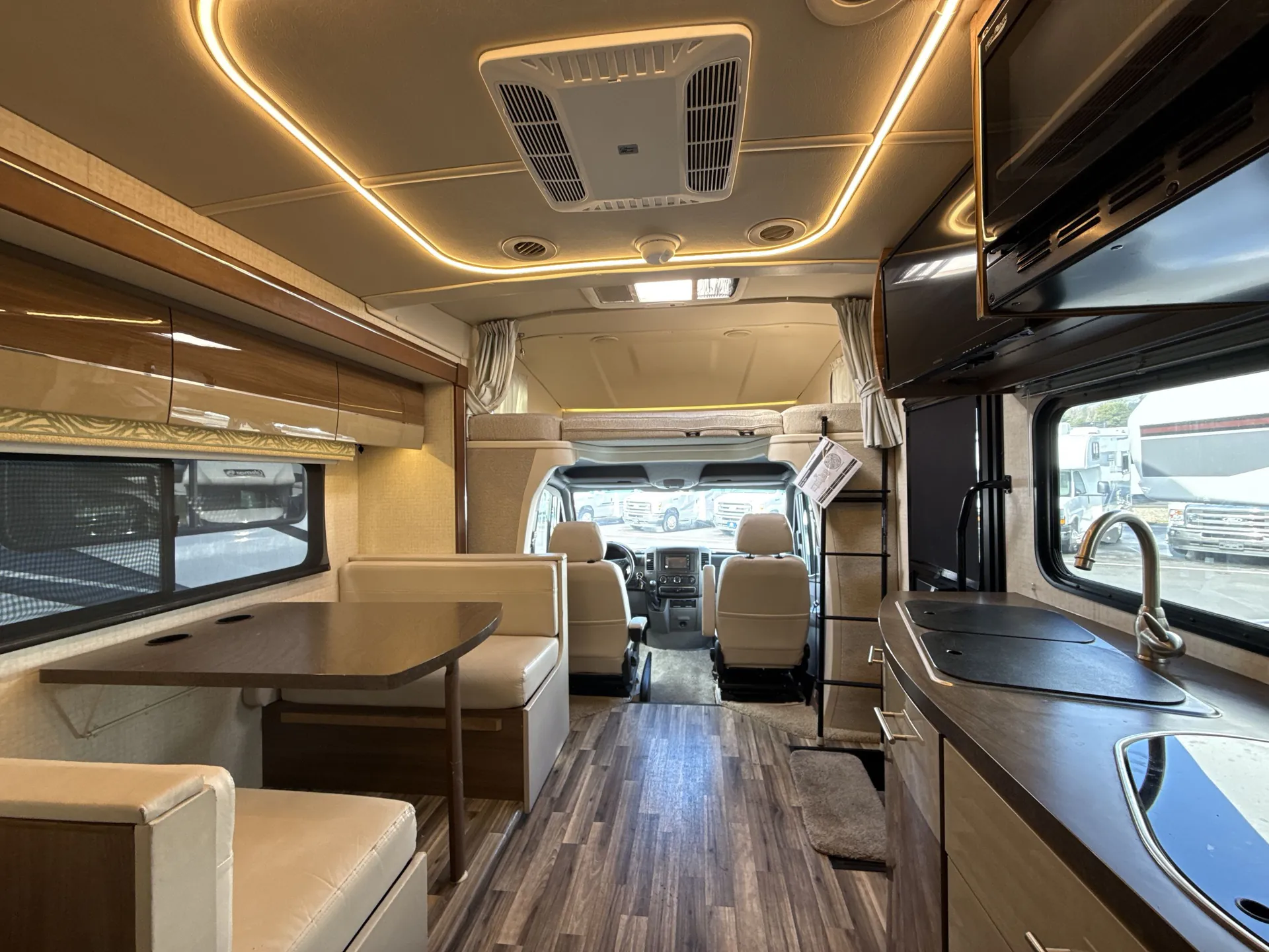 2017 Winnebago View 24G — living area main