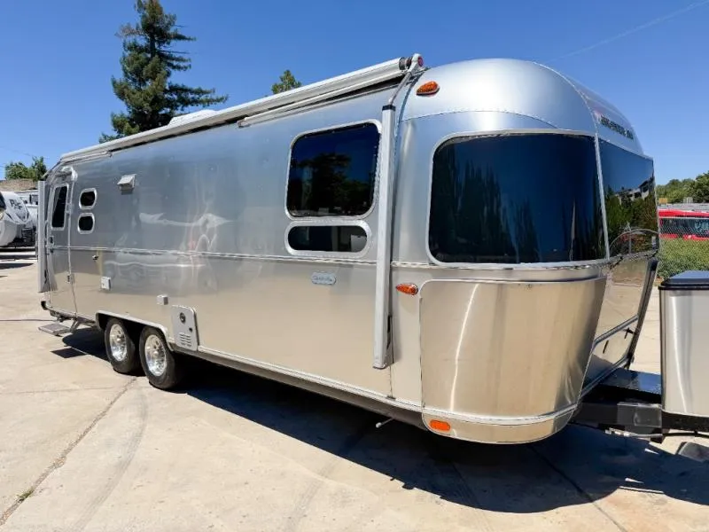 2022 Airstream Globetrotter 27FB - Photo 2