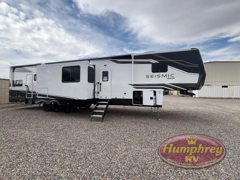 2026 Jayco Seismic 399 - Photo 4