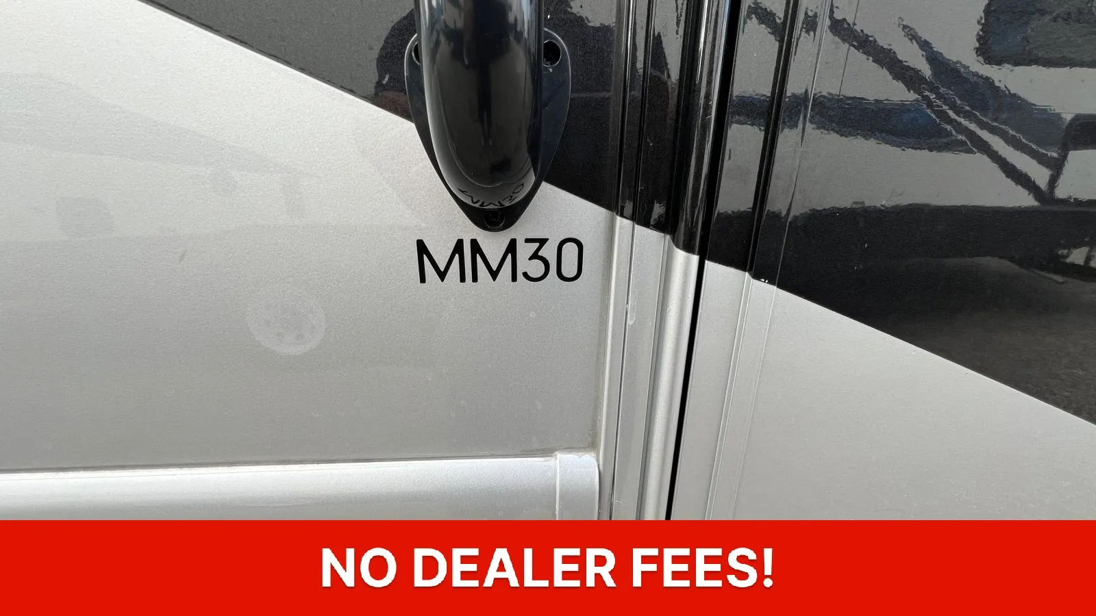 2025 Thor Motor Coach Luminate MM30 - Photo 3