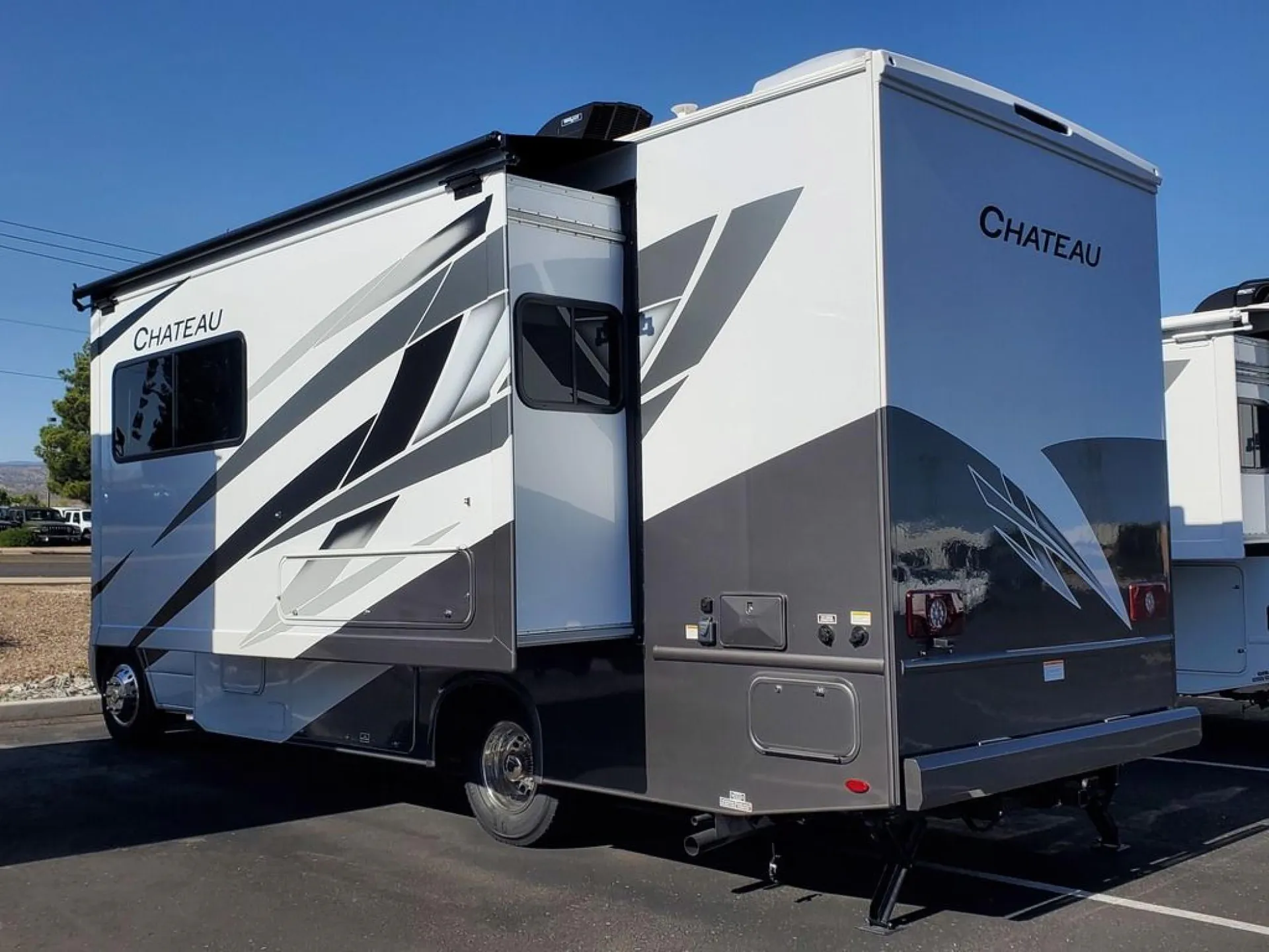 2025 Thor Motor Coach Chateau 24LT - Photo 3