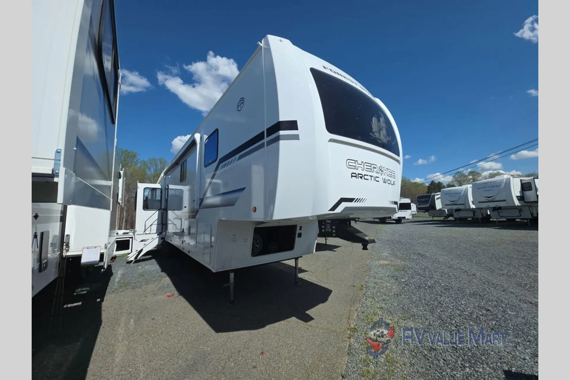 2026 Forest River Cherokee Arctic Wolf 3650SUITE - Photo 3