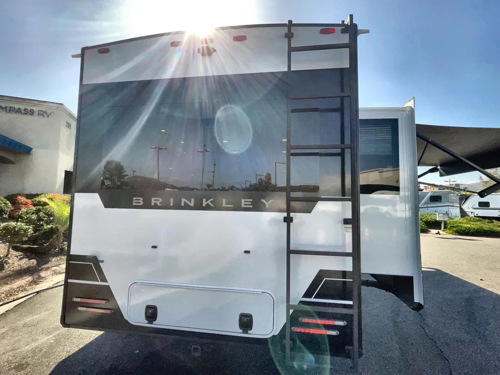 2026 Brinkley Model Z Air 297, Photos photo 5