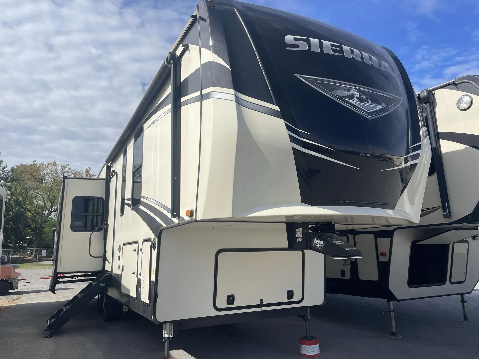 2020 Forest River Sierra 321RL